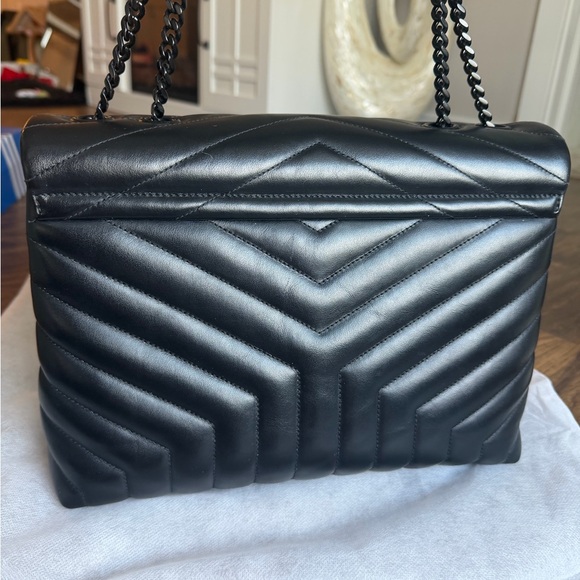 Yves Saint Laurent Large LouLou Bag - Picture 5 of 13